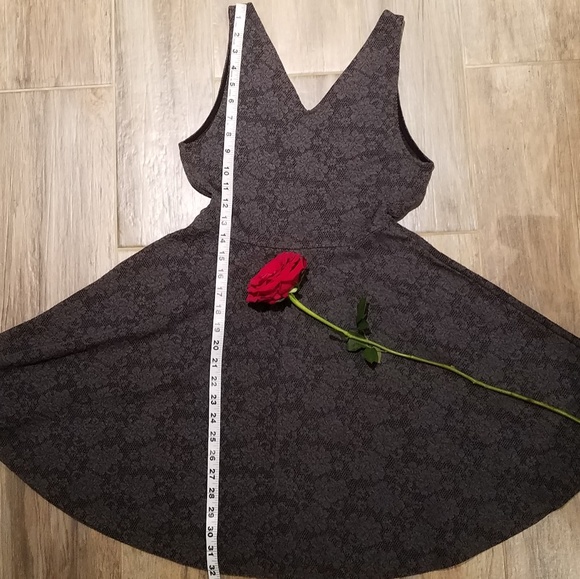 Pins and Needles Dress - Picture 4 of 8